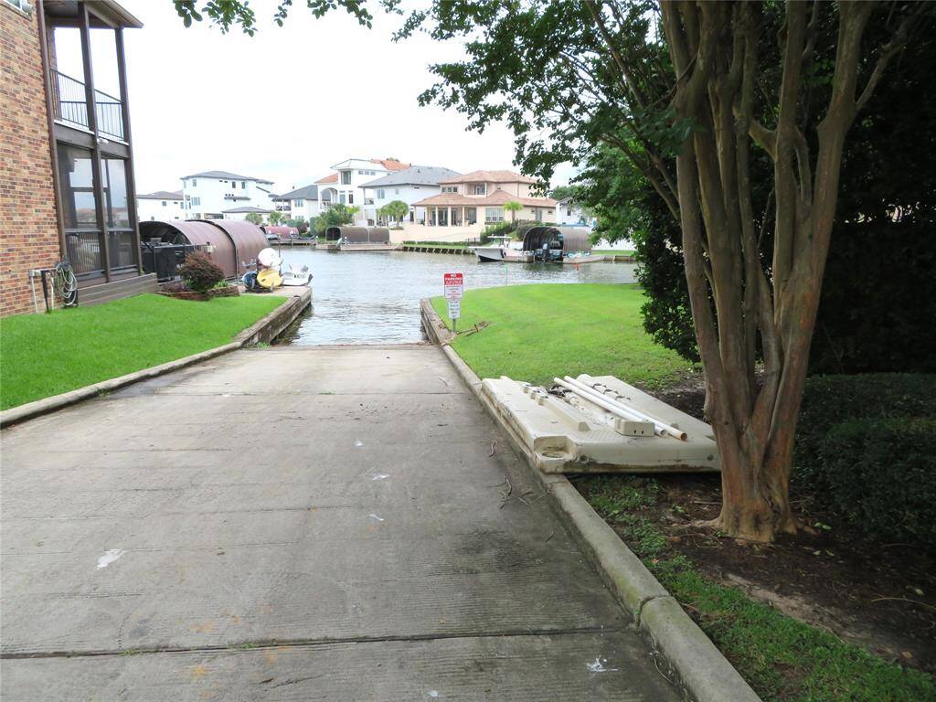 Close proximity to your boat storage.