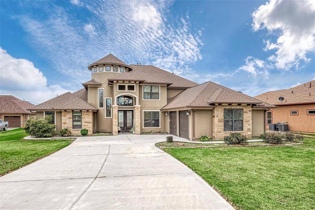 Welcome to 127 Bridgewater your private oasis in the gated community of Leisurewood