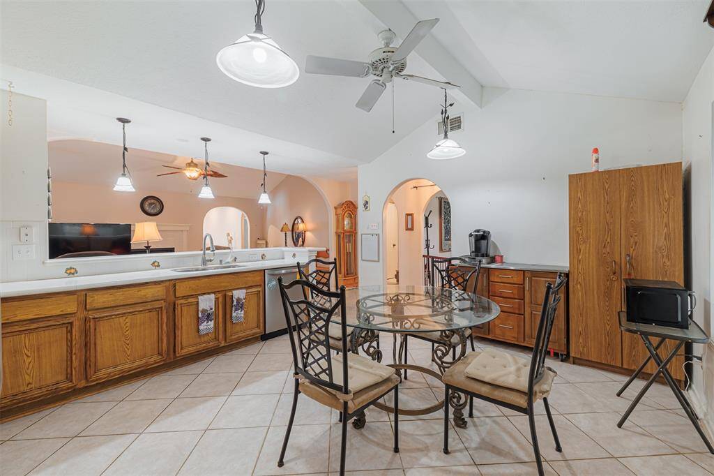 Another view of the kitchen.