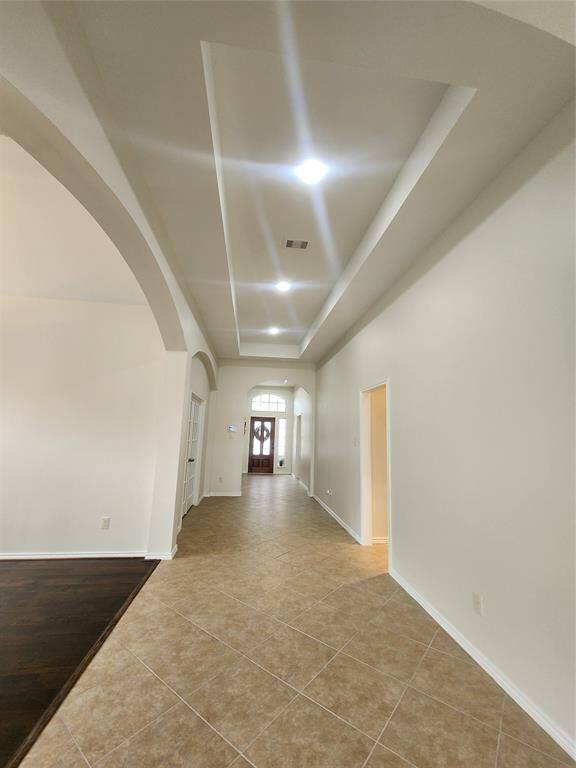 Grand entry Gallery Arches