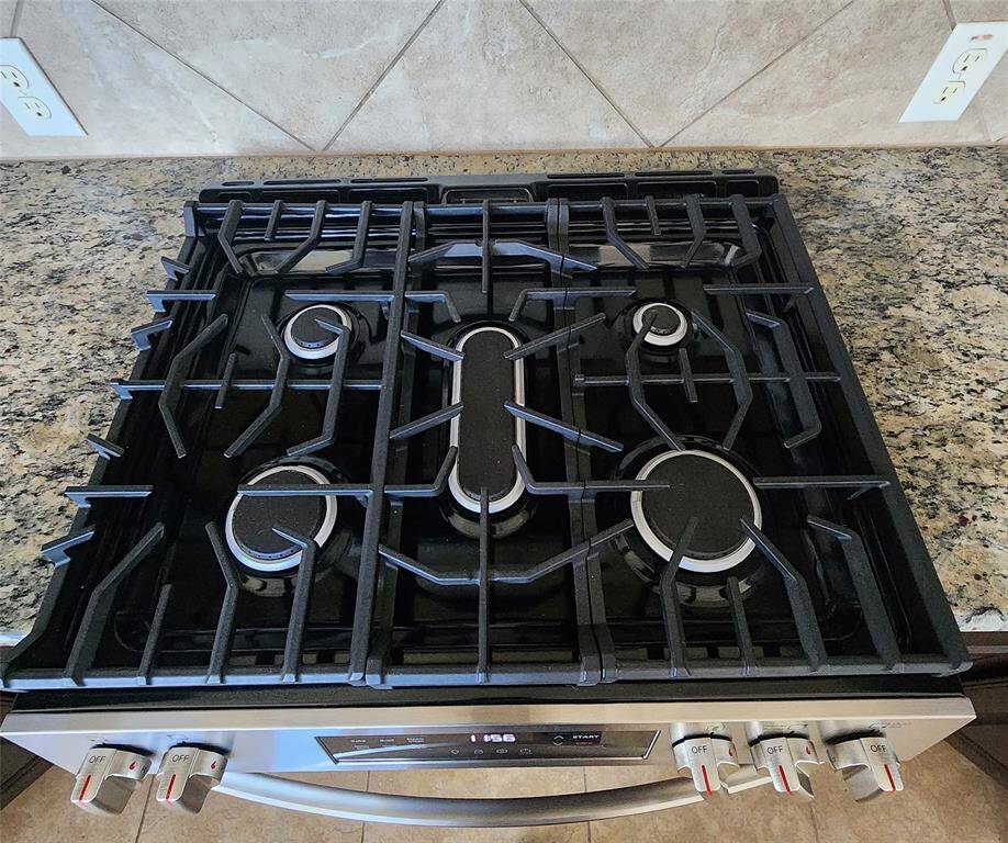 5 Burner Gas cooking