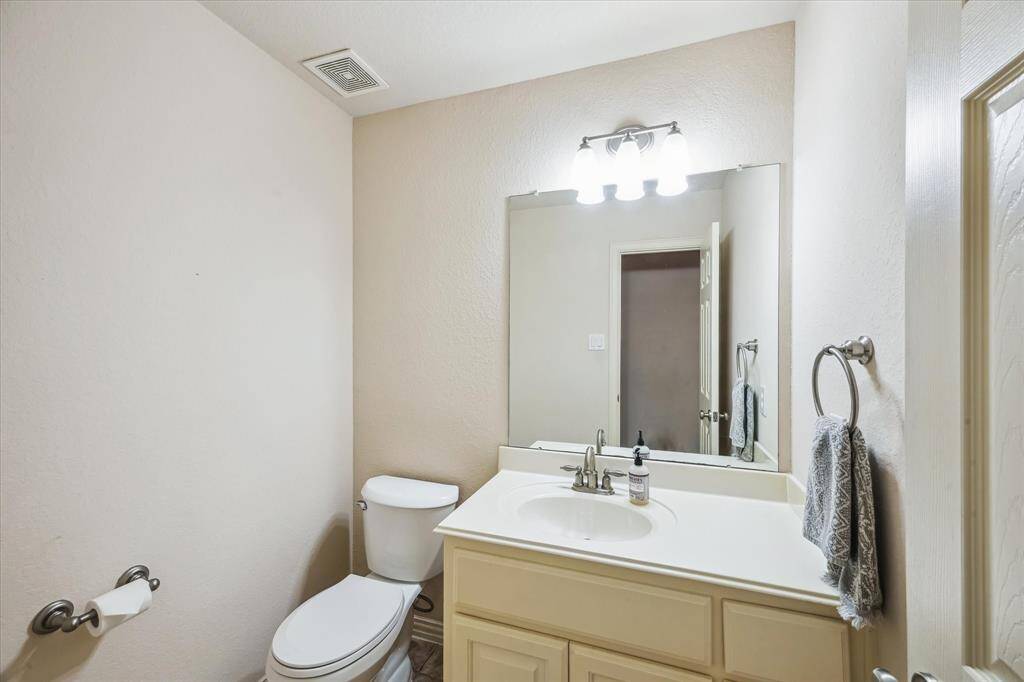 Second half bathroom right off of the game room
