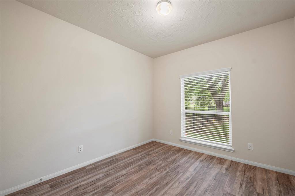 Secondary bedroom