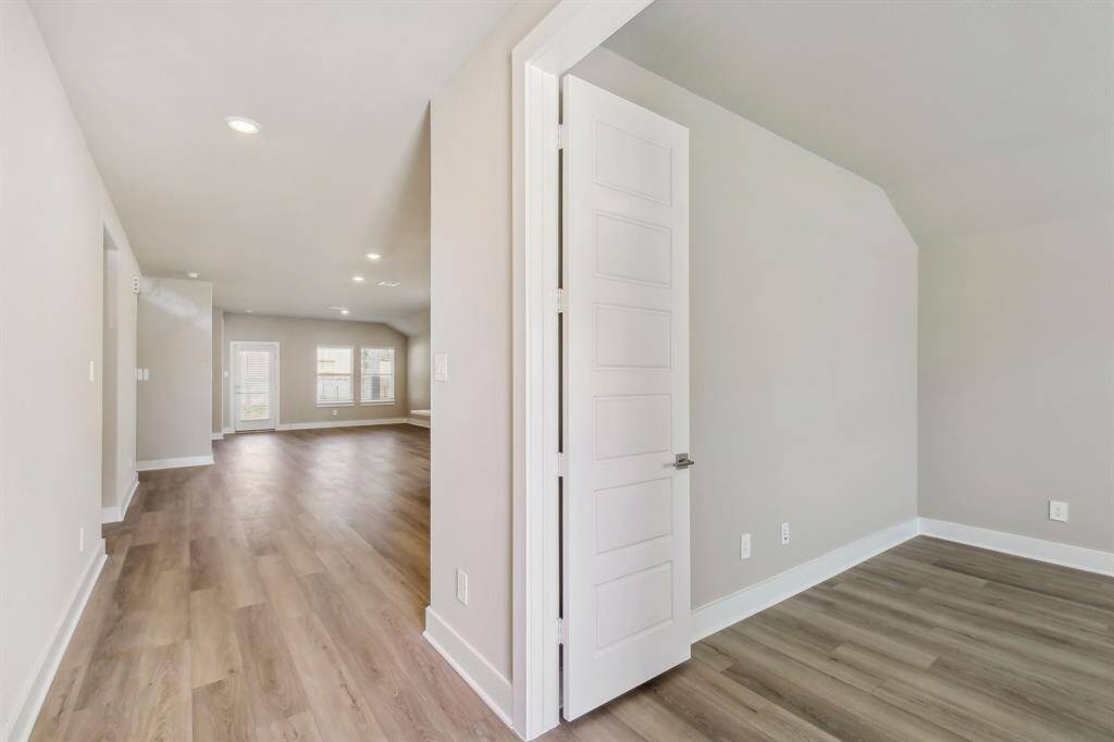 Photo is not of the actual home but is an inspirational photo of builder’s model home and may depict options, furnishings, and/or decorator features that are not included.