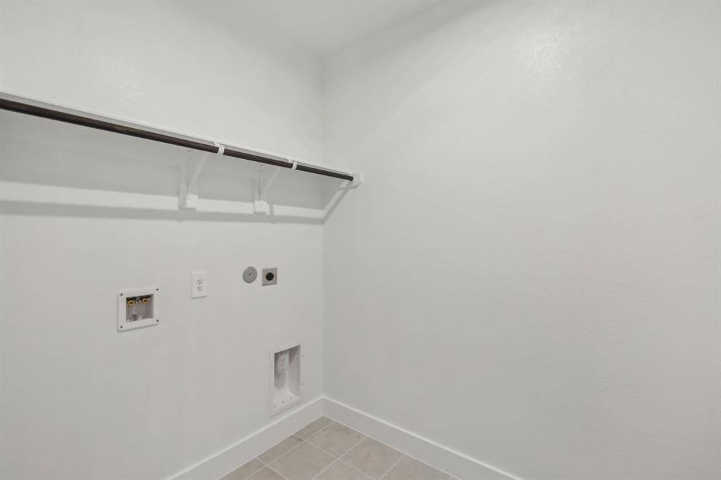 Photo is not of the actual home but is an inspirational photo of builder’s model home and may depict options, furnishings, and/or decorator features that are not included.