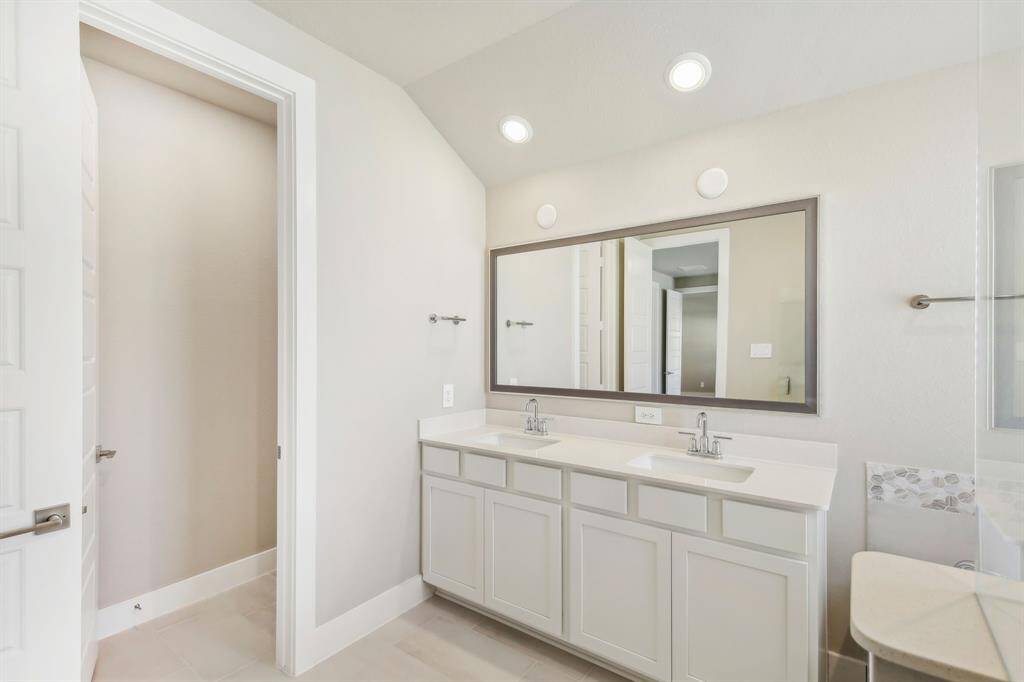 Photo is not of the actual home but is an inspirational photo of builder’s model home and may depict options, furnishings, and/or decorator features that are not included.