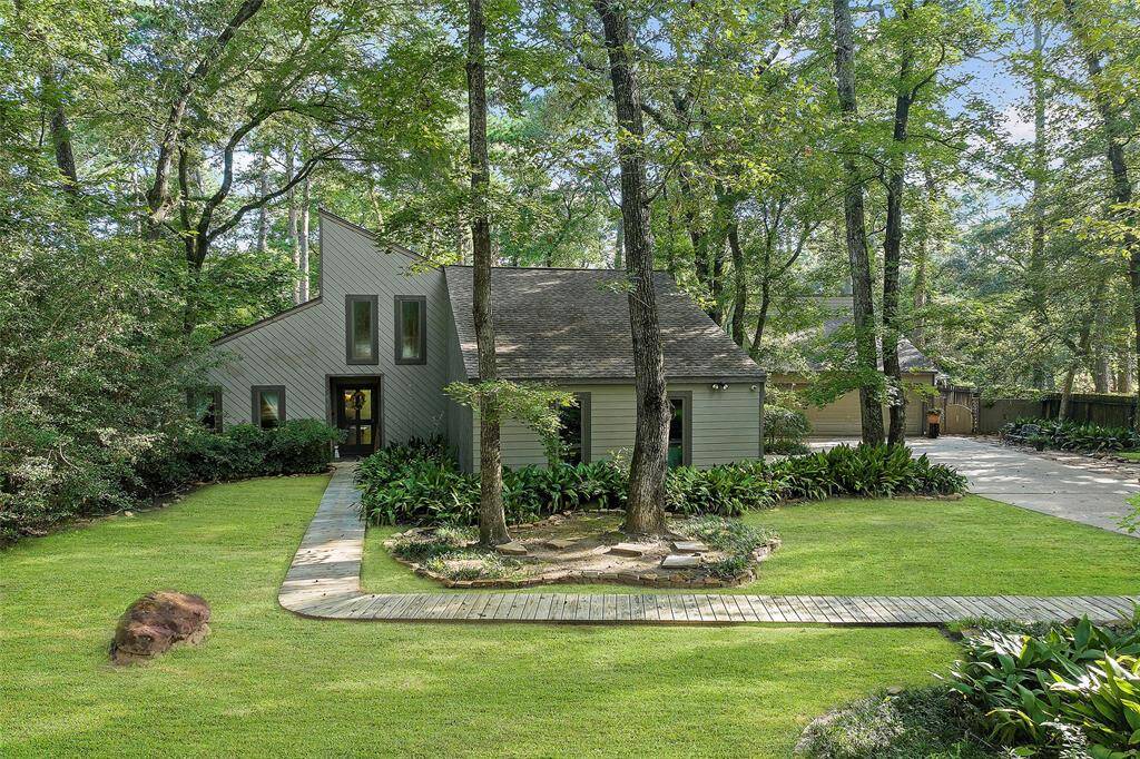 Welcome home to 18703 Rosebud Lane nestled in the heart of Rosewood Hills in Tomball, Texas!