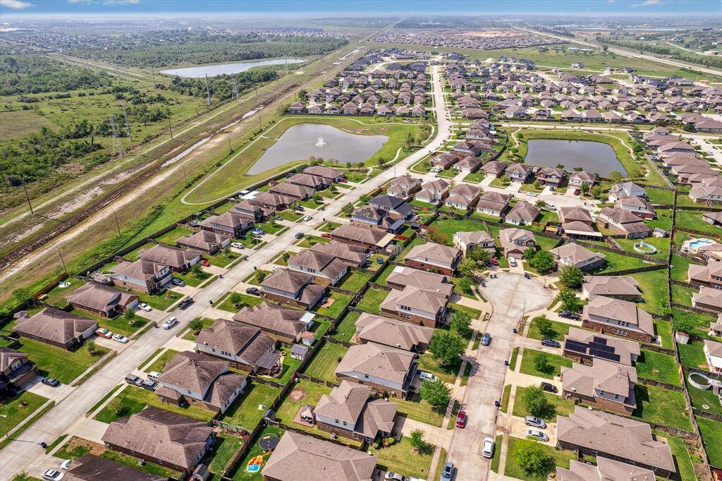 The home is close to 2 ponds with walking/running paths all the way around each.