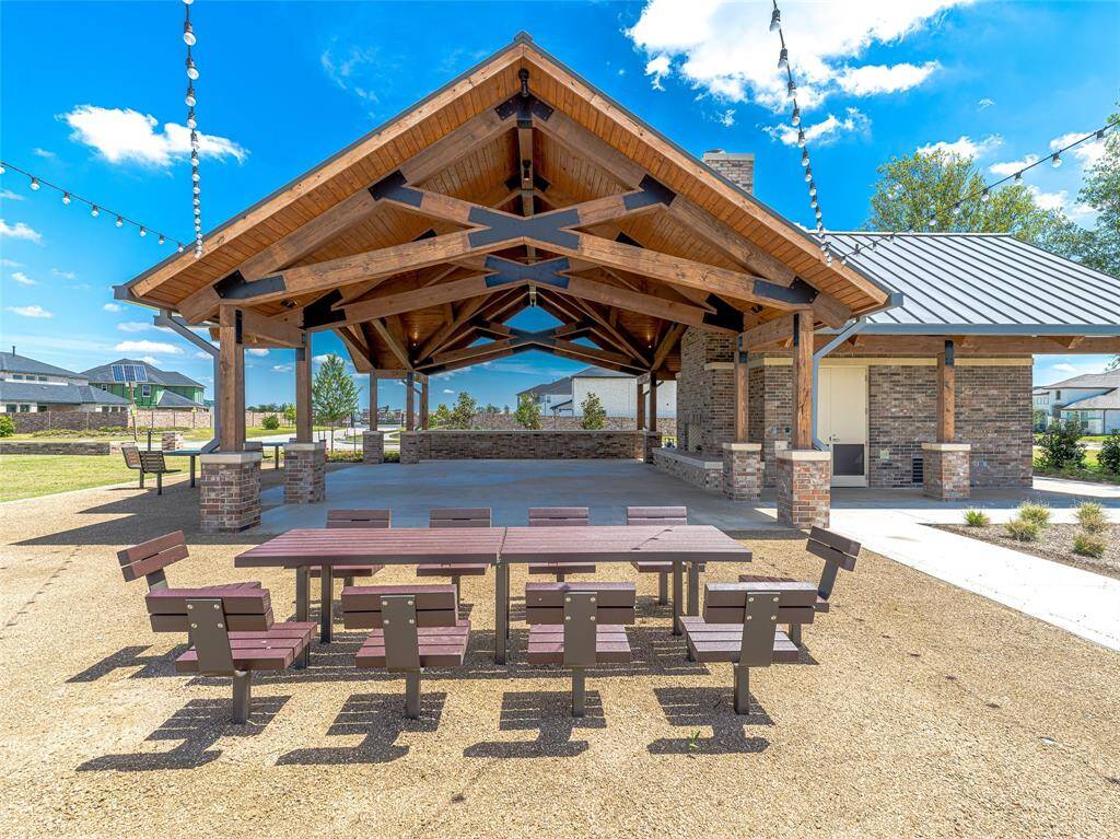 COMMUNITY AMENITIES