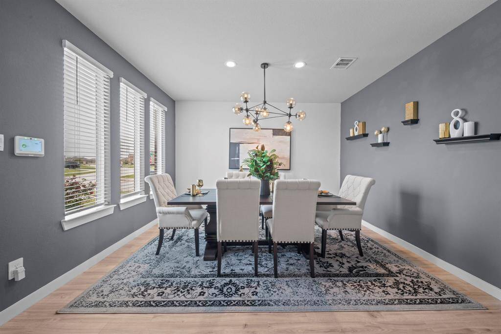 Formal dining room, perfect for get togethers with family and friends.