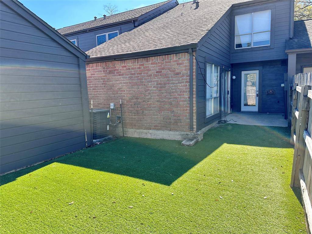 No yard maintenance. (Astroturf.)