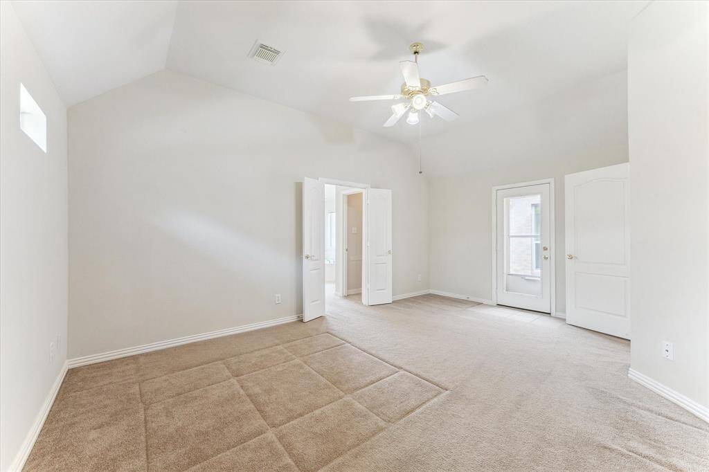 3rd full bath off living room