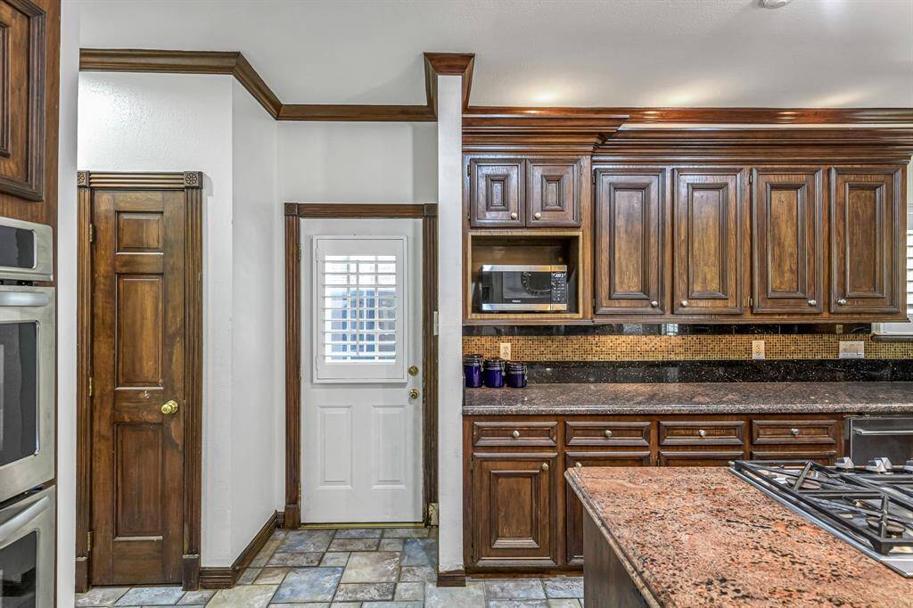 Butler's panty connects the dining room and the kitchen and provides additional storage and can serve as a buffet