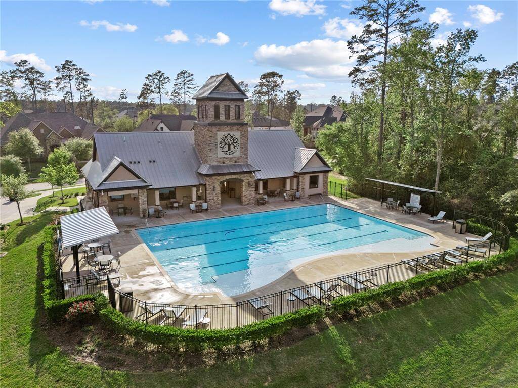 Multiple neighborhood amenities available to all residents.