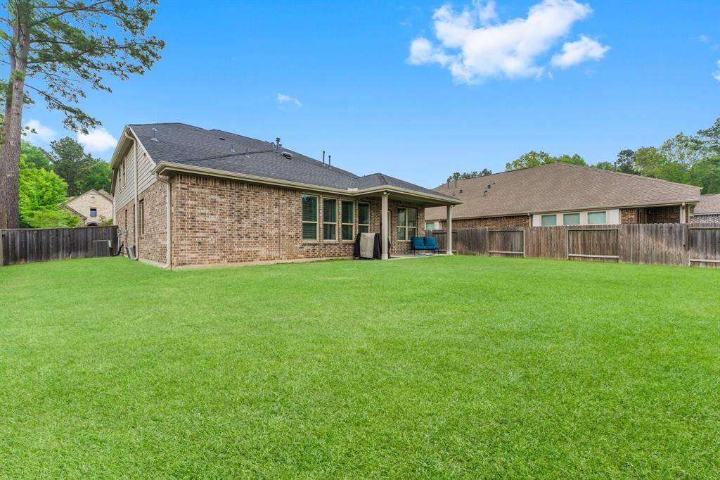 Zoned to top rated CISD and minutes away from Forest Island resort pool, pickleball, parks, shopping & dining!