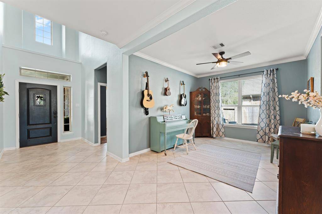 Large entryway greets guests with plenty of natural light