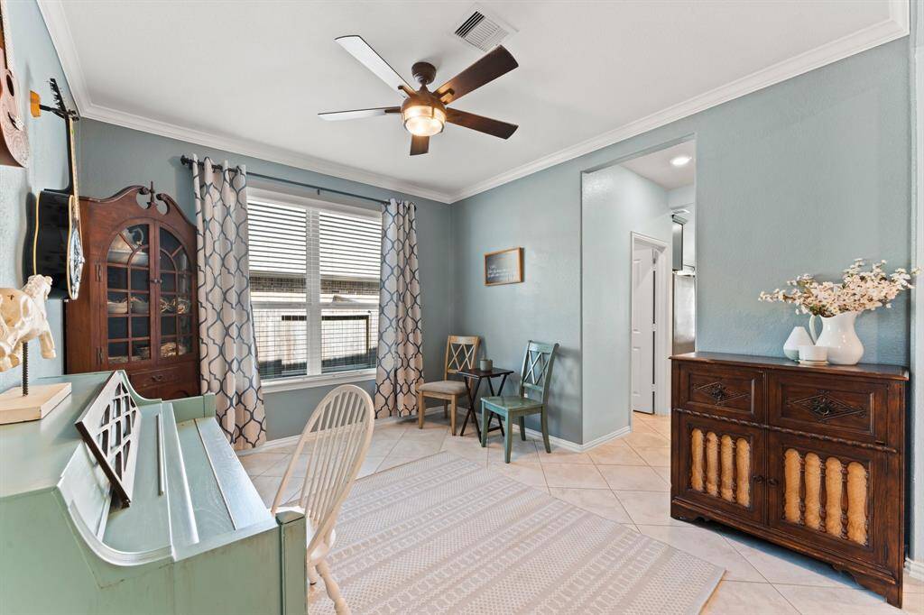 Bonus flex room could be used as a dining room, play room or homeschool center!