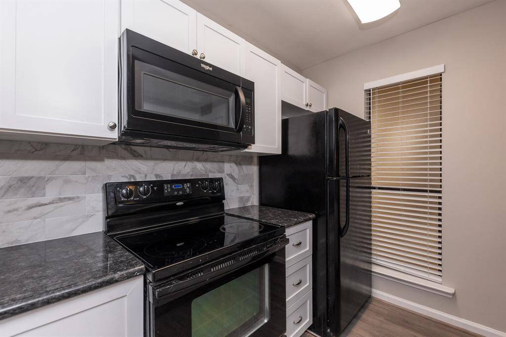 "Picture yourself returning to this amazing kitchen every evening."