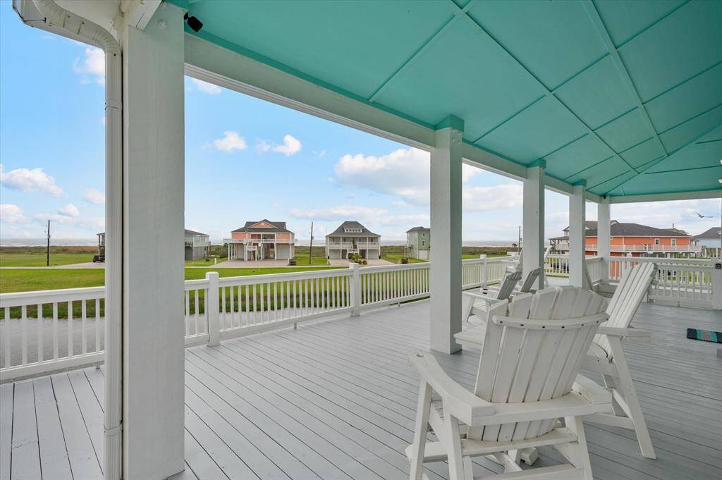Observe the front deck is partially covered