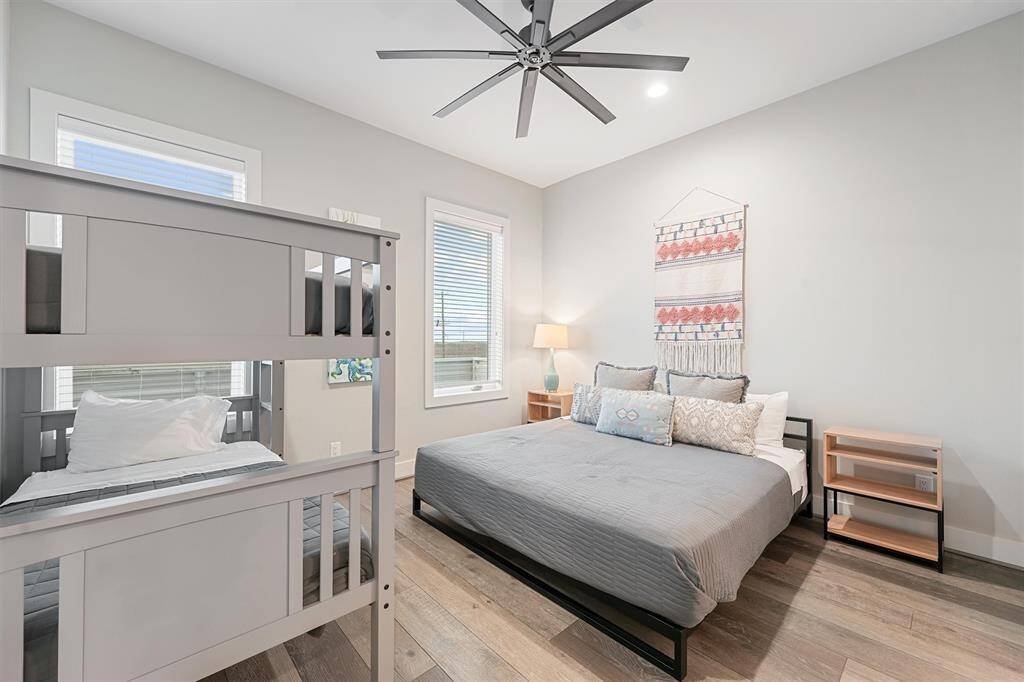 This charming bunk room is perfect for guests or kids, offering a cozy and functional space for everyone to relax after a day at the beach. Thoughtfully designed for comfort and fun.