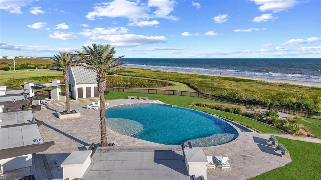 Paradise found! Dive into luxury with this incredible resort-style pool, exclusive to the Seagrass Beach community. Cabanas, breathtaking sunsets, and the sound of the Gulf make this the perfect coastal escape.