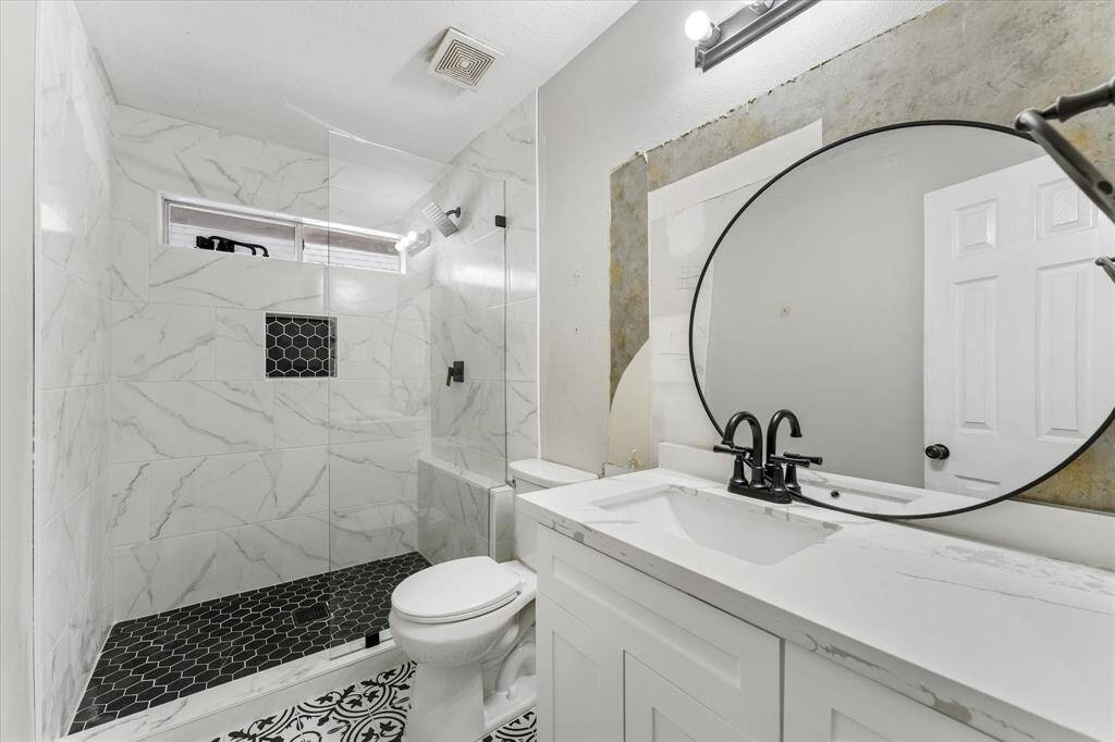 Upstairs Bathroom #2