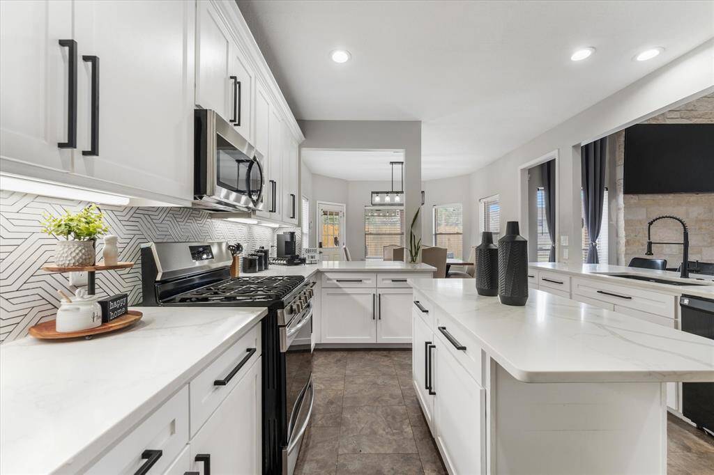Spacious Kitchen