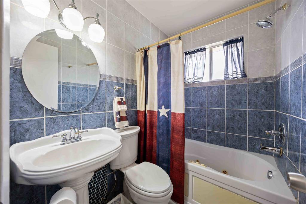 Secondary bathroom