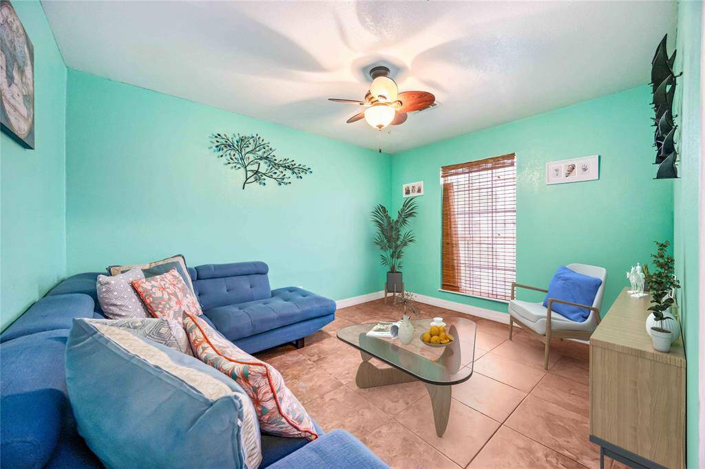 Formal living/extra room