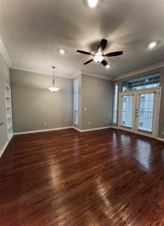 Spacious living room: 16'x17' with 10 foot ceiling.