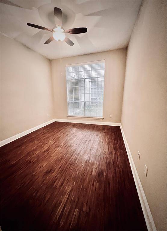 Room size:11x13'6 with 10 foot ceilings