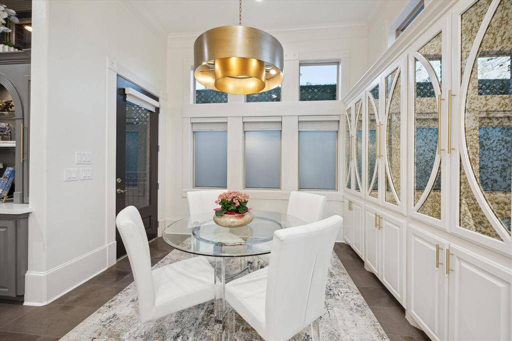 Breakfast Room right off the Kitchen and Family Room