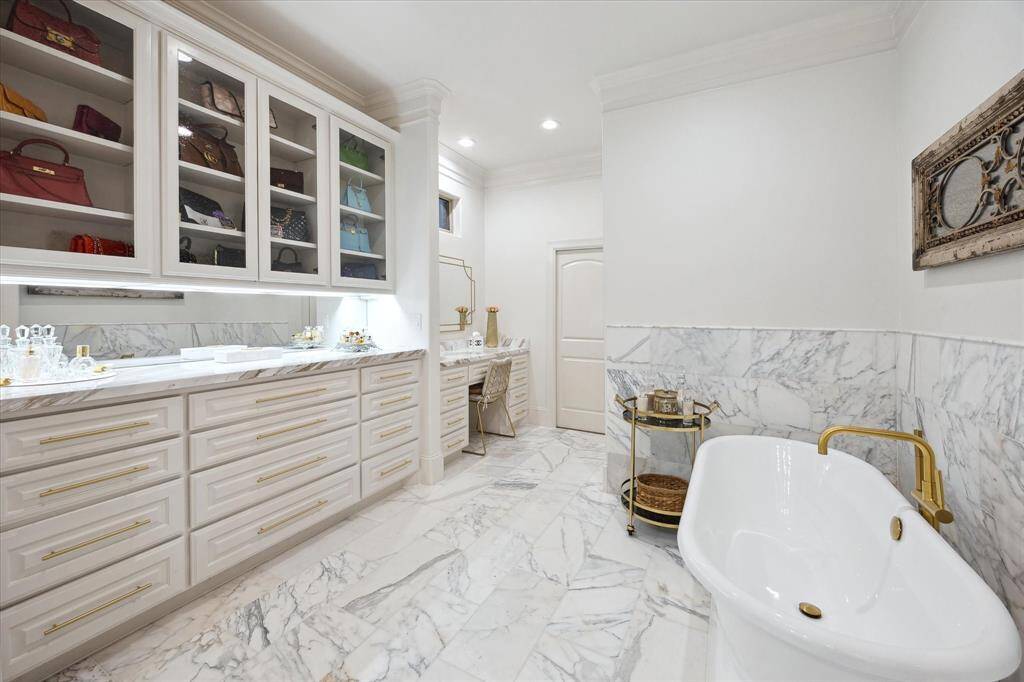 Primary Bathroom built-ins and soaking tub