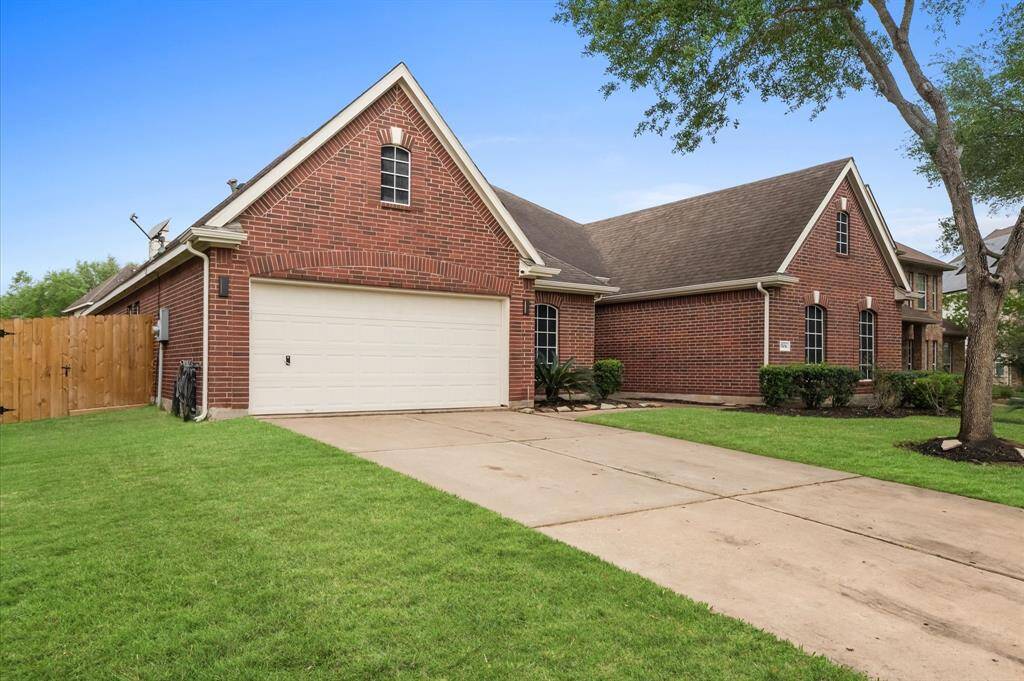 A beautiful home that is sitting on a 9000 SF Lot