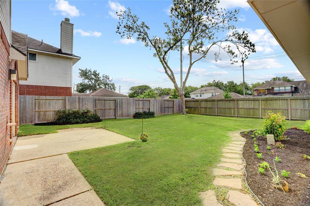 Lovely backyard space!