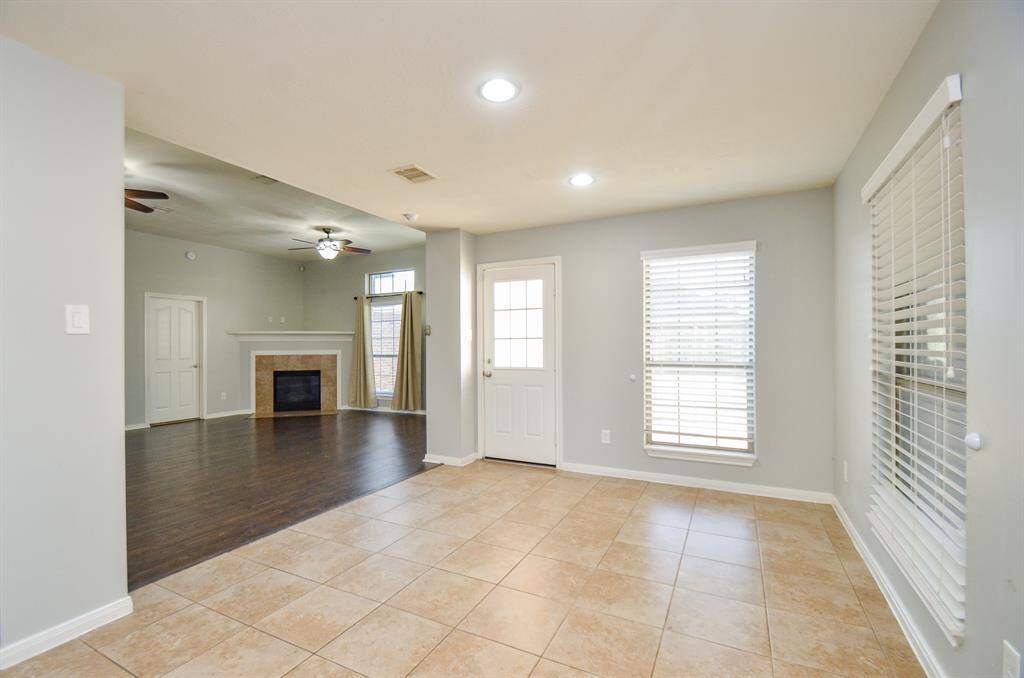 Another view of the breakfast area