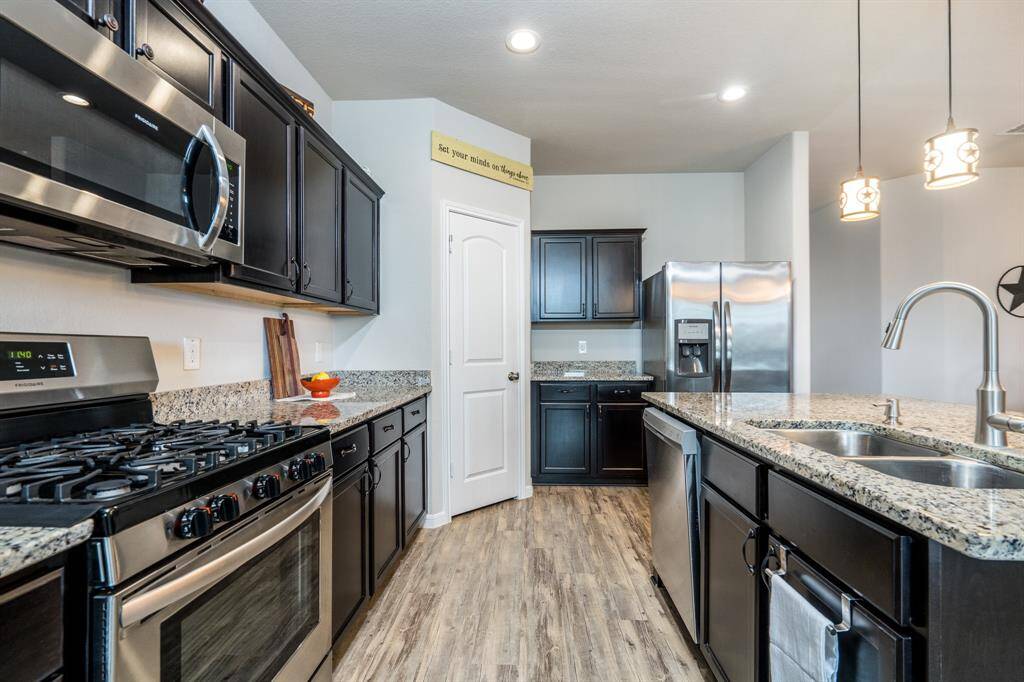 Stainless appliances stay, including fridge!