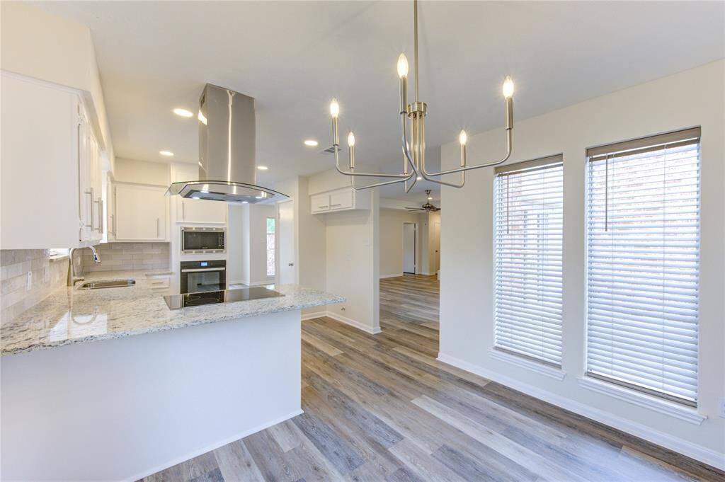 Another view of the breakfast/kitchen area.  There is a sit up bar also.