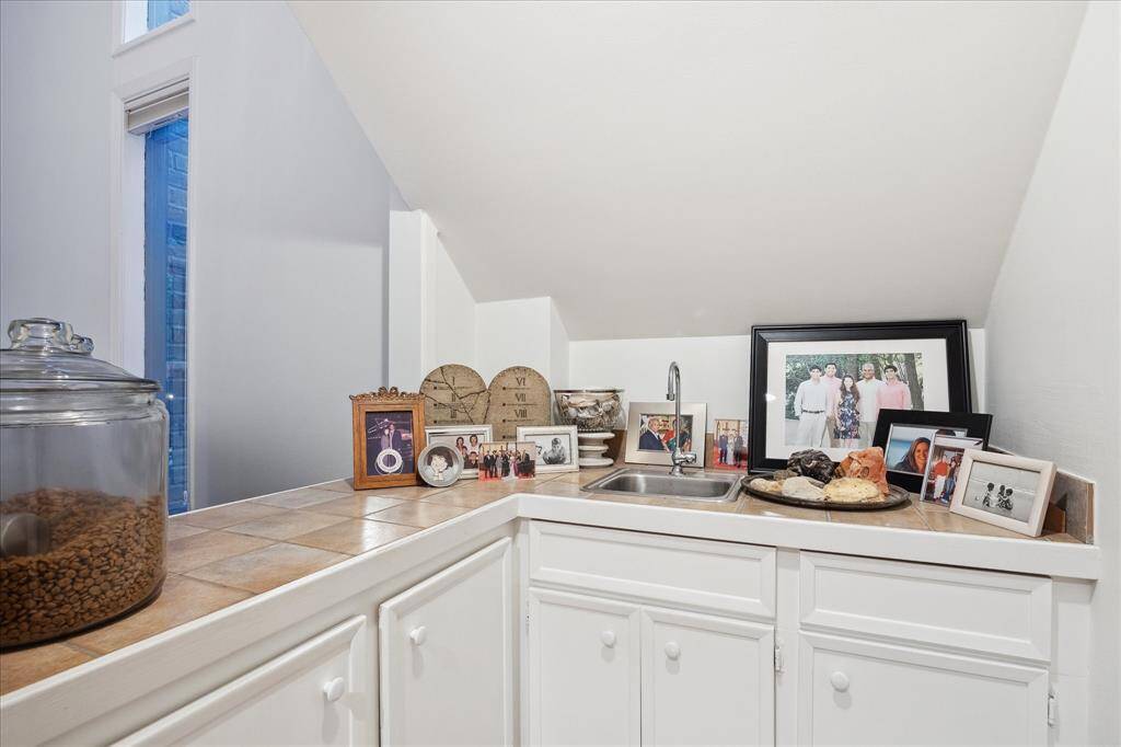 Wet bar off of family room