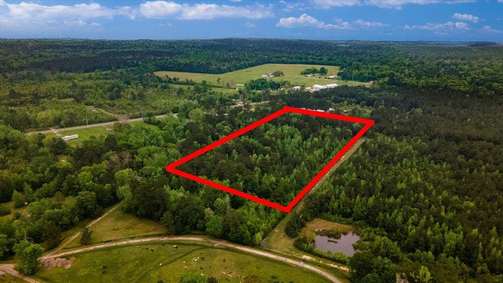 Lot lines are approximate and have not been verified.