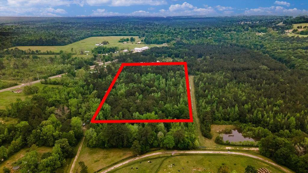 Lot lines are approximate and have not been verified.