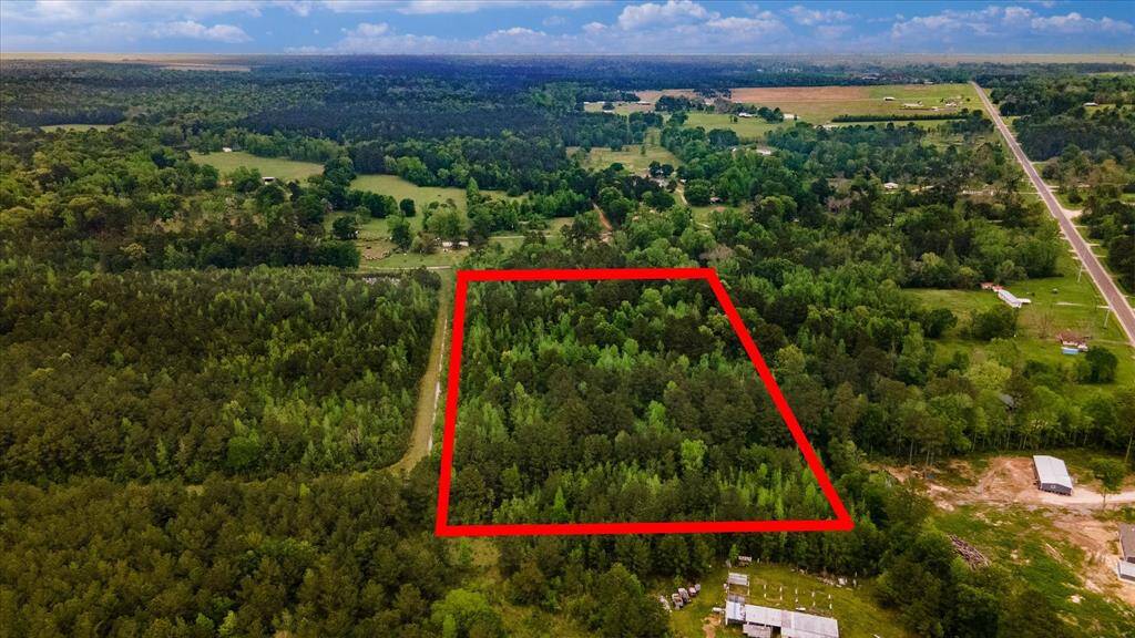 Lot lines are approximate and have not been verified.