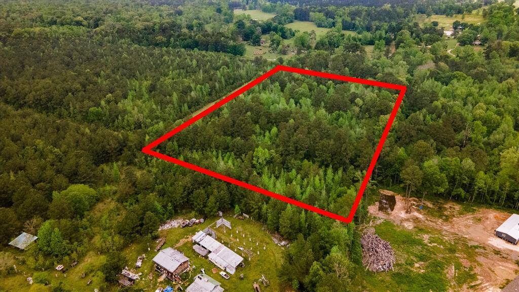 Lot lines are approximate and have not been verified.