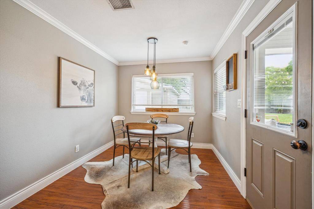 Breakfast room with great views of the back yard/patio.