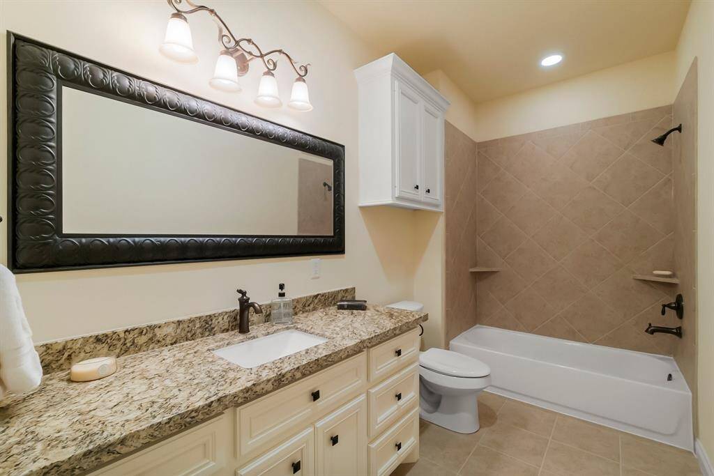 Full bath upstairs.