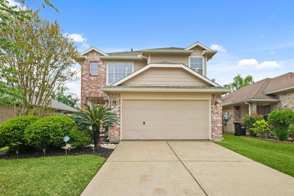 Welcome home to 11815 Green Coral Drive, nestled in the charming Greensbrook community! Mature trees and striking curb appeal combine to create a welcoming atmosphere.