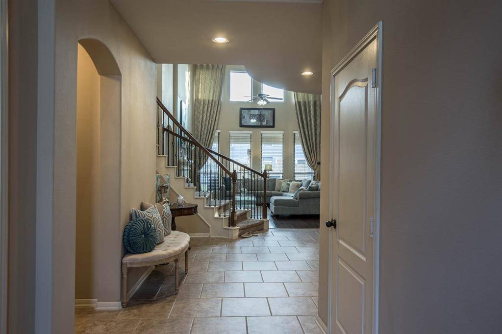 Elegant entryway into the home