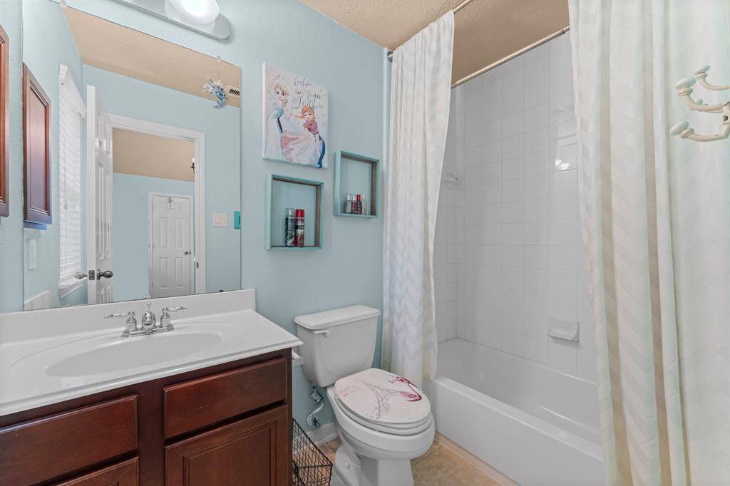 Guest ensuite bath