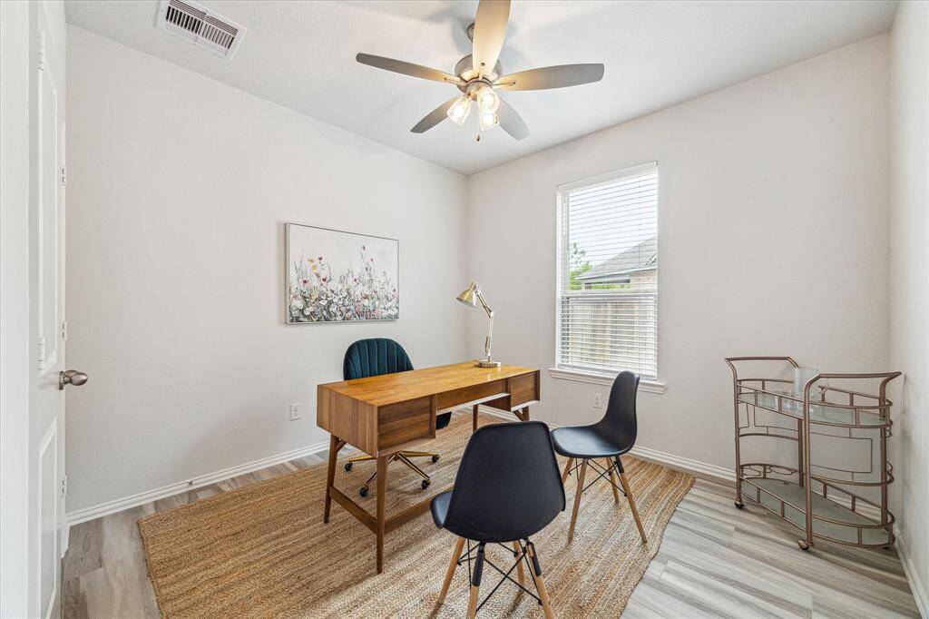 En-suite with double vanities, separate tub and shower and a large walk-in closet that make morning routines fast and easy.