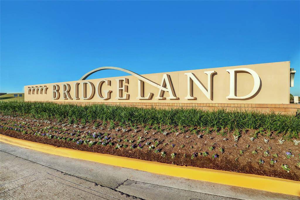 Located in the desirable Bridgeland Master-Planned community